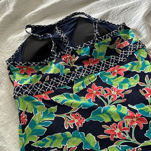 Lands End Swim Top - Picture 2 of 3